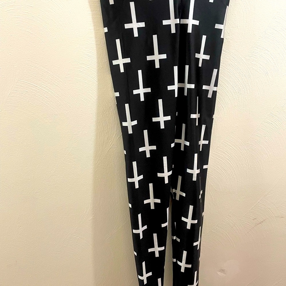 Blackmilk Inverted Cross Leggings XS